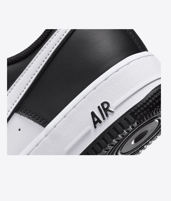 AIR FORCE 1 '07 'BLACK/WHITE'