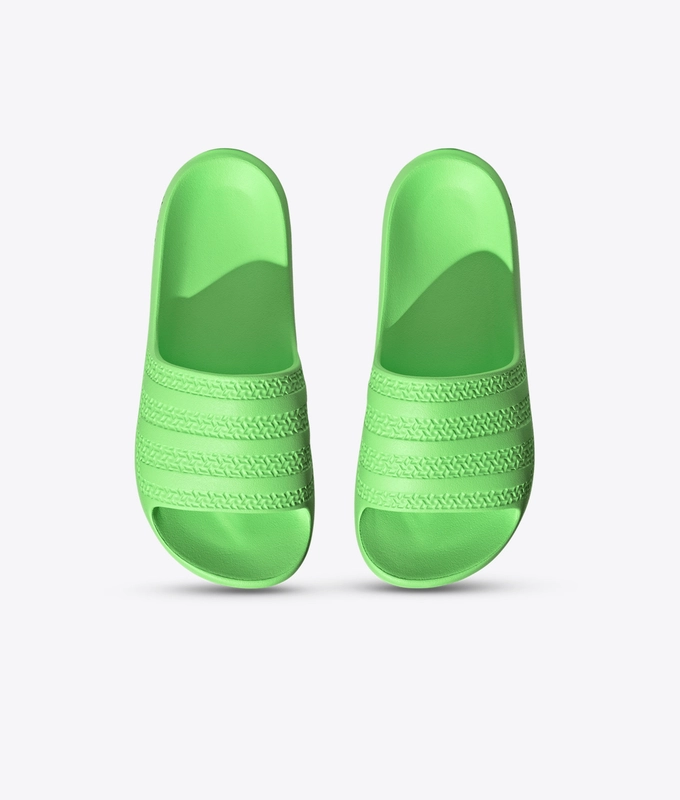 Adilette Ayoon W