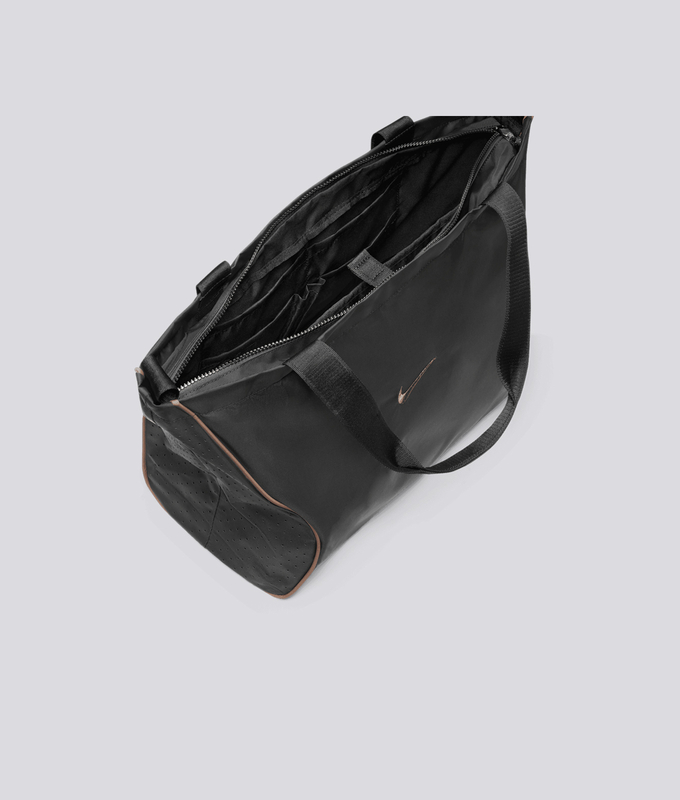 Nk Nsw Essentials Tote - Su22