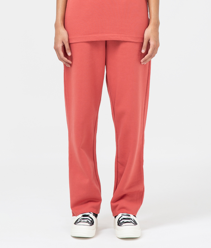 ESSENTIALS PANT 'MINERAL RED'