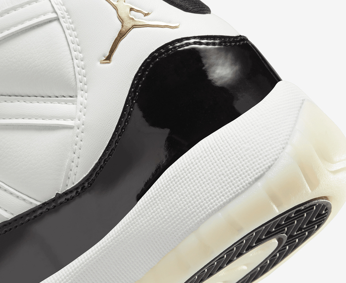 Jordan - AIR JORDAN 11 RETRO (GS) 'WHITE/METALLIC GOLD-BLACK' - VegNonVeg