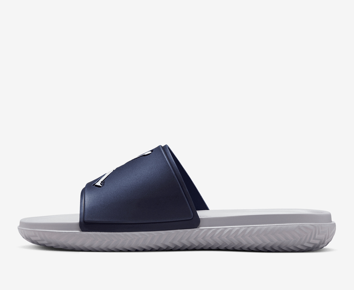 Mens blue nike discount slides