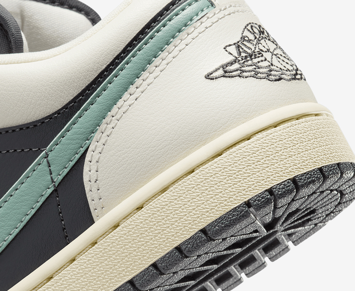 Jordan - AIR JORDAN 1 LOW 'ANTHRACITE/JADE SMOKE-SAIL-LEGEND SAND ...