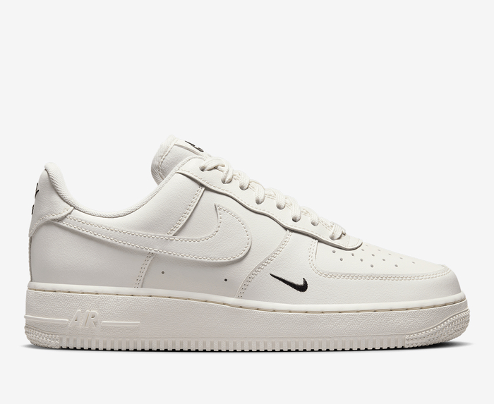 Nike - AIR FORCE 1 '07 ESSENTIAL 'SAIL/BLACK' - VegNonVeg