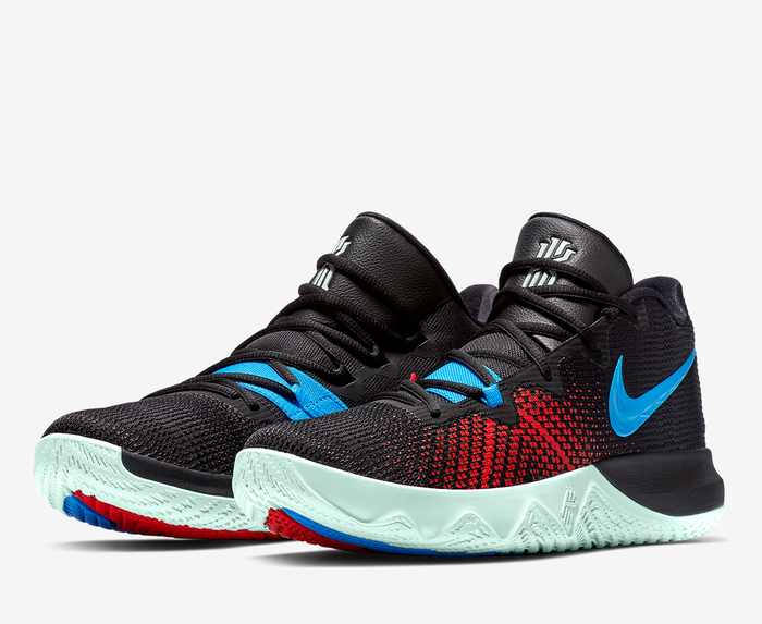 Kyrie flytrap black deals blue