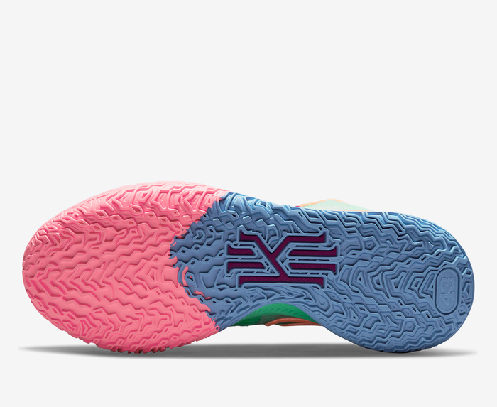 Kyrie 2024 4 outsole