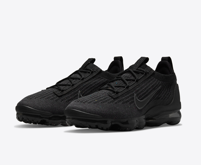 Nike vapormax black on black hotsell