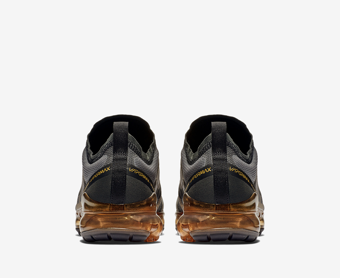 Nike AIR VAPORMAX 2019 BLACK BLACK METALLIC GOLD VegNonVeg