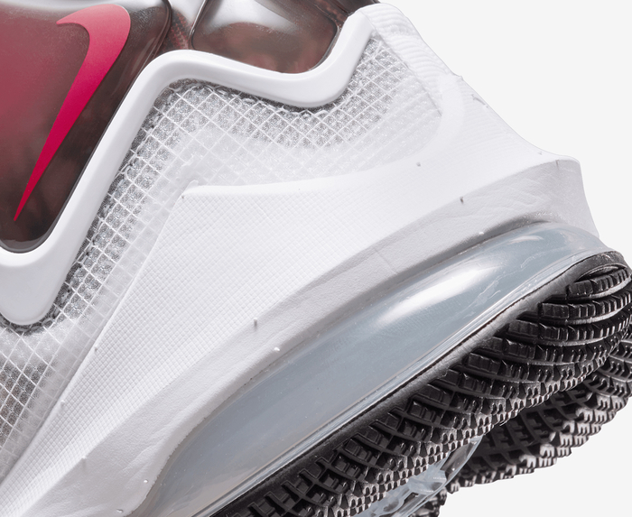 Nike - LEBRON XIX 'WHITE/UNIVERSITY RED/BLACK' - VegNonVeg