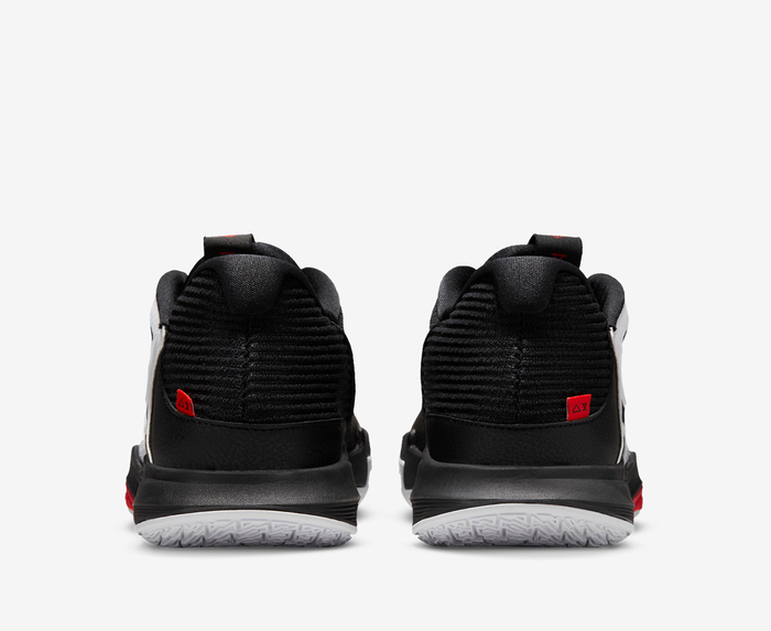 Nike - KYRIE LOW 5 EP 'BLACK/WHITE/CHILE RED' - VegNonVeg