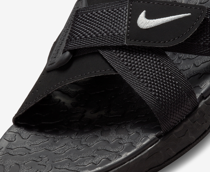 Nike deschutz sandals on sale