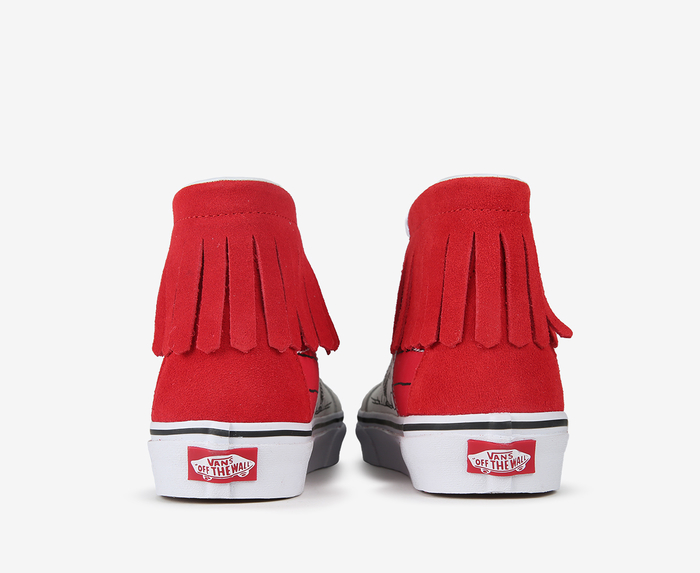 Vans peanuts outlet dog house