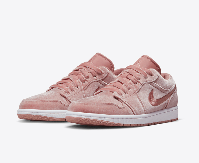 Jordan WMNS AIR JORDAN 1 LOW SE RUST PINK RUST PINK WHITE