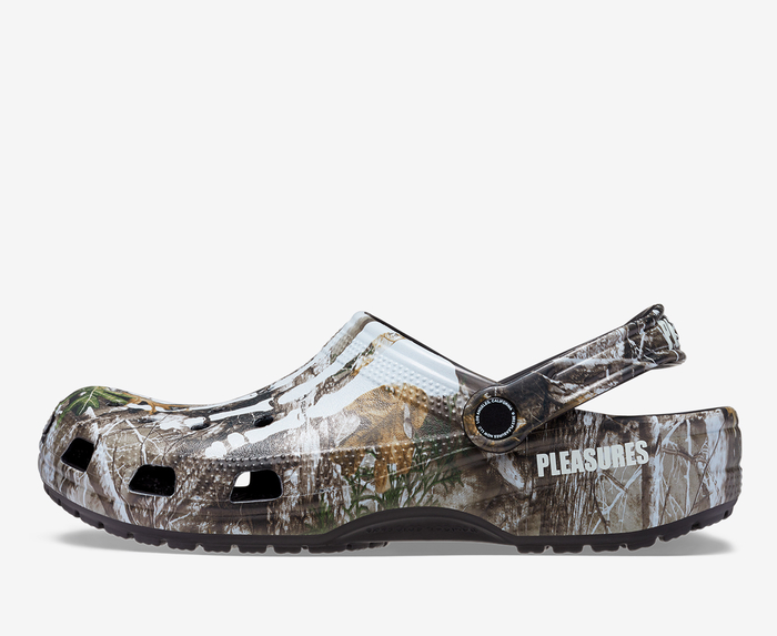 Crocs - X PLEASURE CLASSIC CLOG 'CAMO' - VegNonVeg