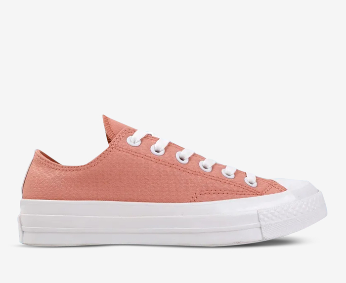 Converse - CHUCK 70 OX 'TERRA BLUSH/ROSE GOLD/WHITE' - VegNonVeg