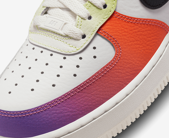 Nike air force 1 white hot sale black orange