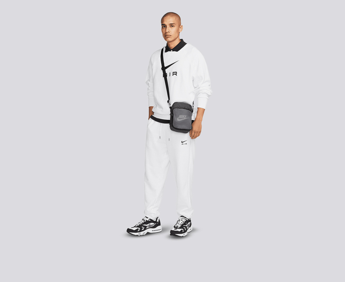 Nike air max 2.0 best sale small items crossbody bag