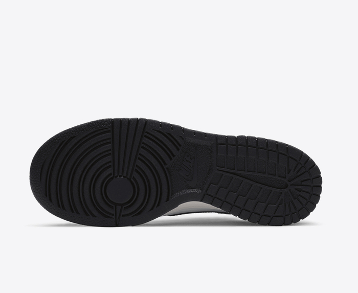 nike dunk black and white gs