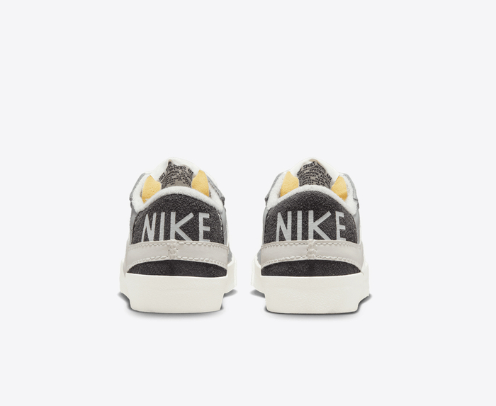 Nike - BLAZER LOW '77 JUMBO SE 'LIGHT SMOKE GREY/SAIL-PHOTON DUST ...