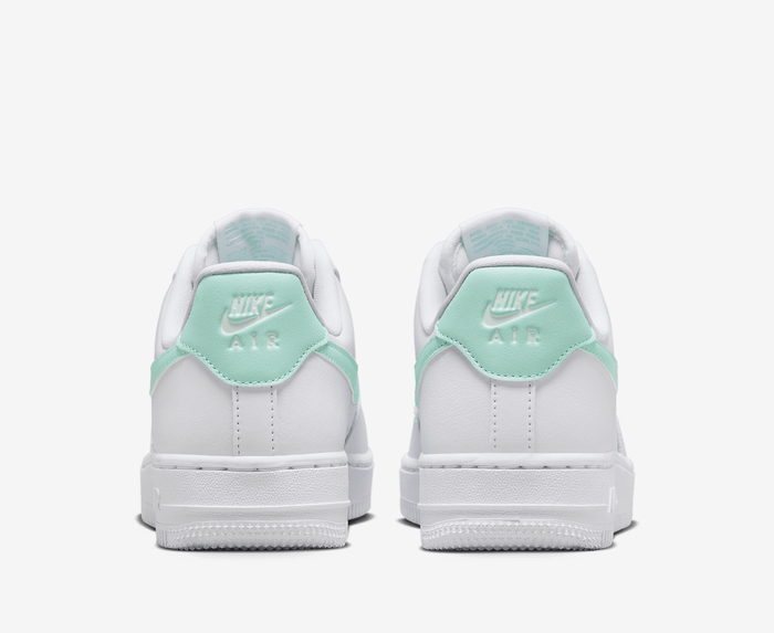 Nike Women's Air Force 1 '07 - White | Jade Ice / 7.5