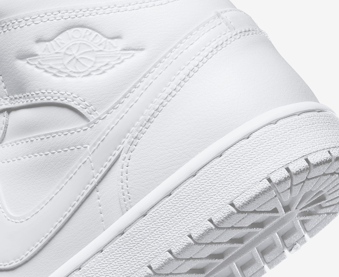 Jordan 1 hotsell mid all white