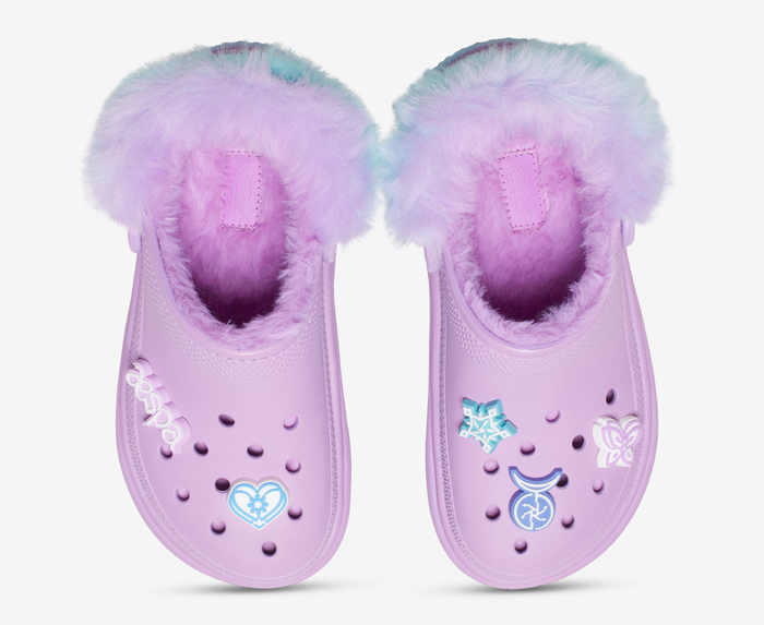 Ice blue sale fuzz lined crocs