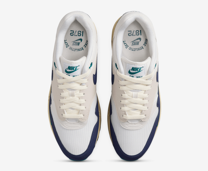 Light blue best sale air max 1