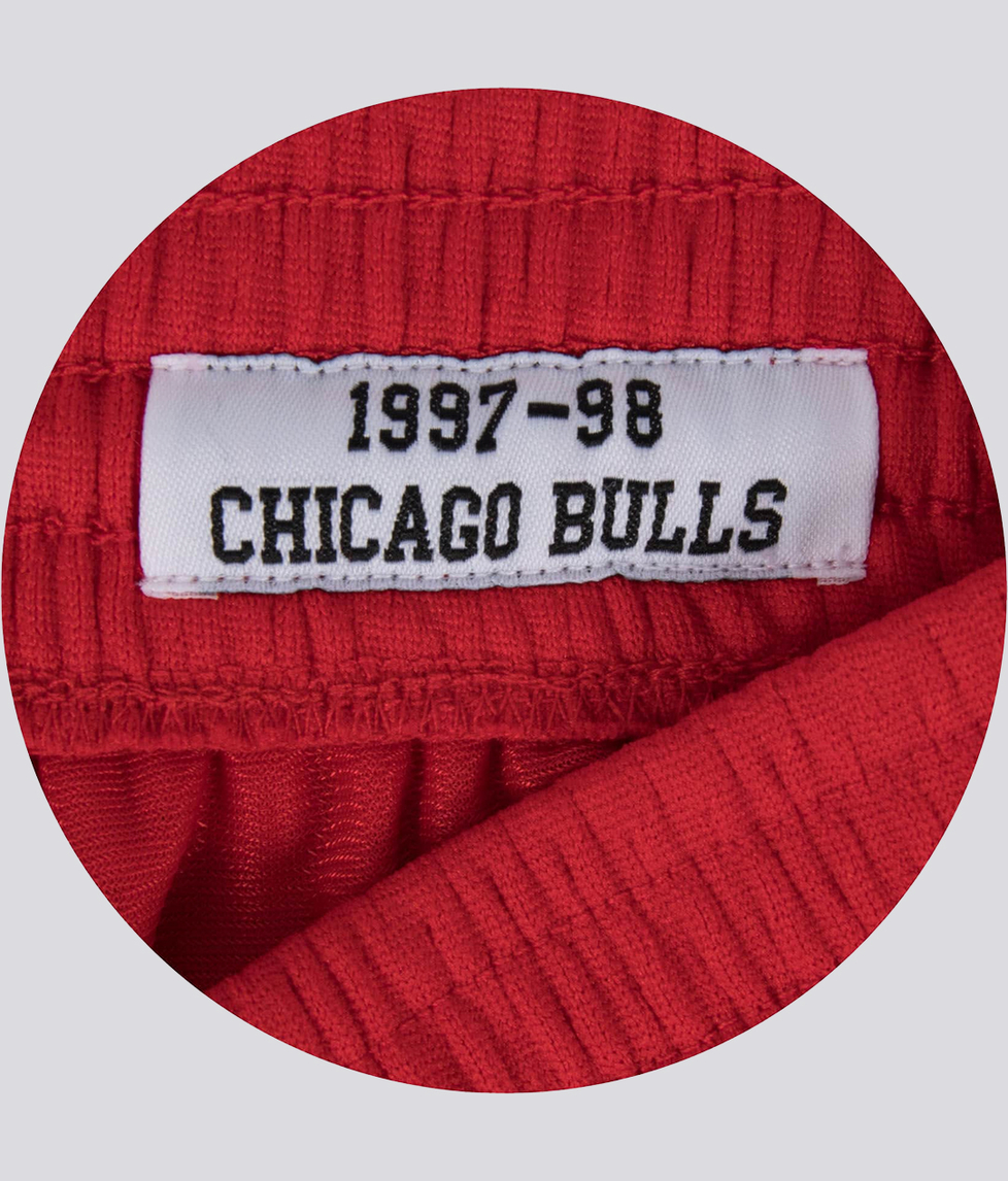  Mitchell & Ness NBA Swingman Road Shorts Bulls 97-98 Scarlet SM  : Sports & Outdoors