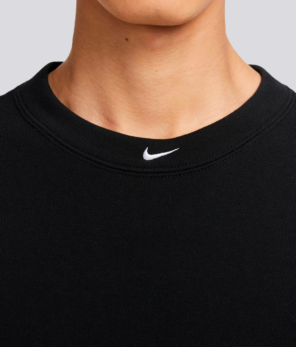 Nike - AS M NSW CIRCA FT SS TOP 'BLACK/WHITE' - VegNonVeg